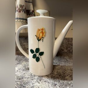 Beautiful Winterling Tea pot